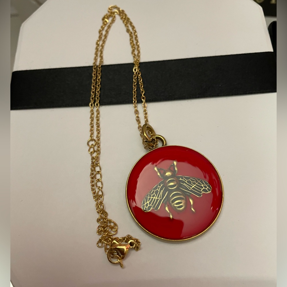 Auth Gucci Red Bee Pendant - Picture 5 of 5